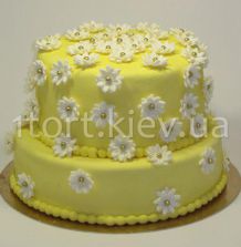 Желтый торт с ромашками